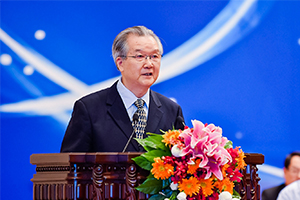 原卫生部部长张文康出席第二届心理行业发展促进大会并致辞