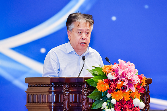 中社社会工作发展基金会理事长赵蓬奇发表主题报告