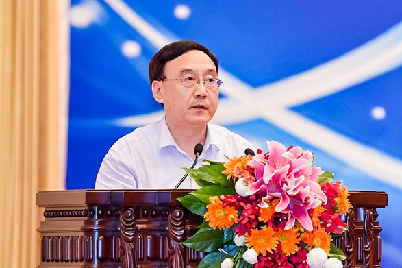 北京市委社会工作委员会书记宋贵伦在大会上发言